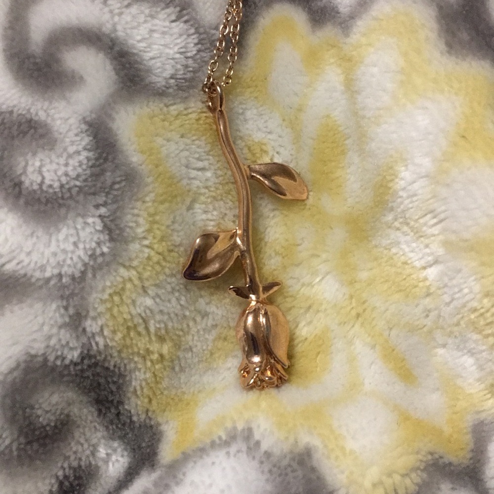 Rose necklace